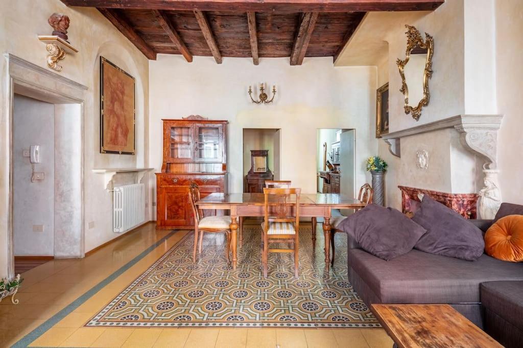 Central Elegant Apartment - Liberty House Bologna Luaran gambar